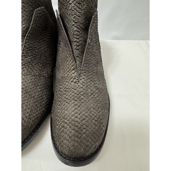 Eileen Fisher Tuck Textured Leather Ankle Booties Women’s Sz 9 Almond Toe - Picture 5 of 12